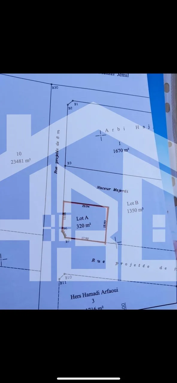 Terrain de 320 m² à Menzel Djemil
