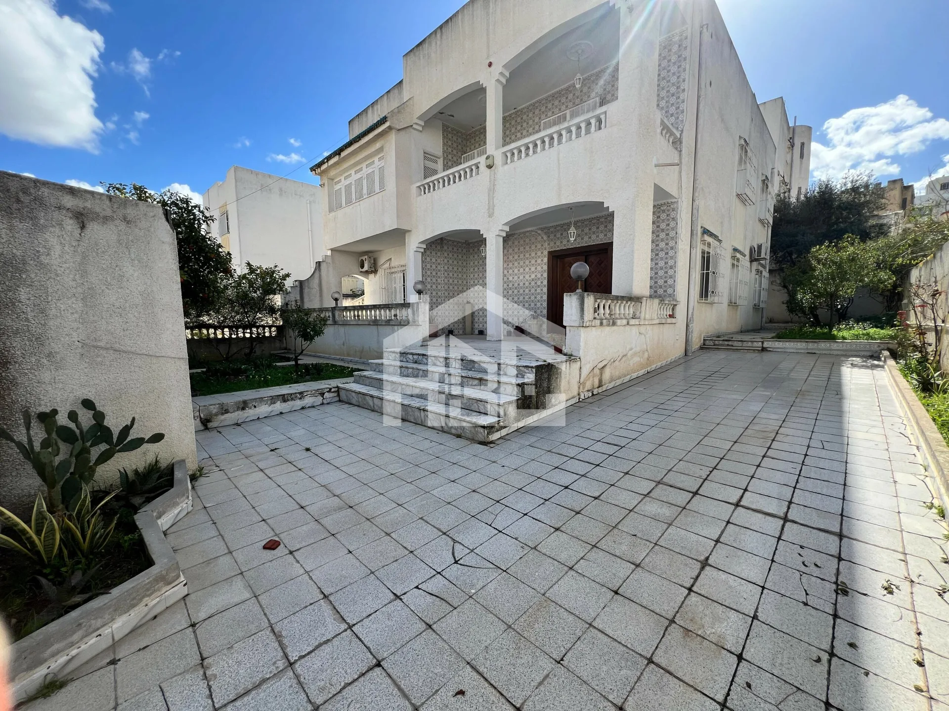 Villa de 350 m² sur un terrain de 520 m²
