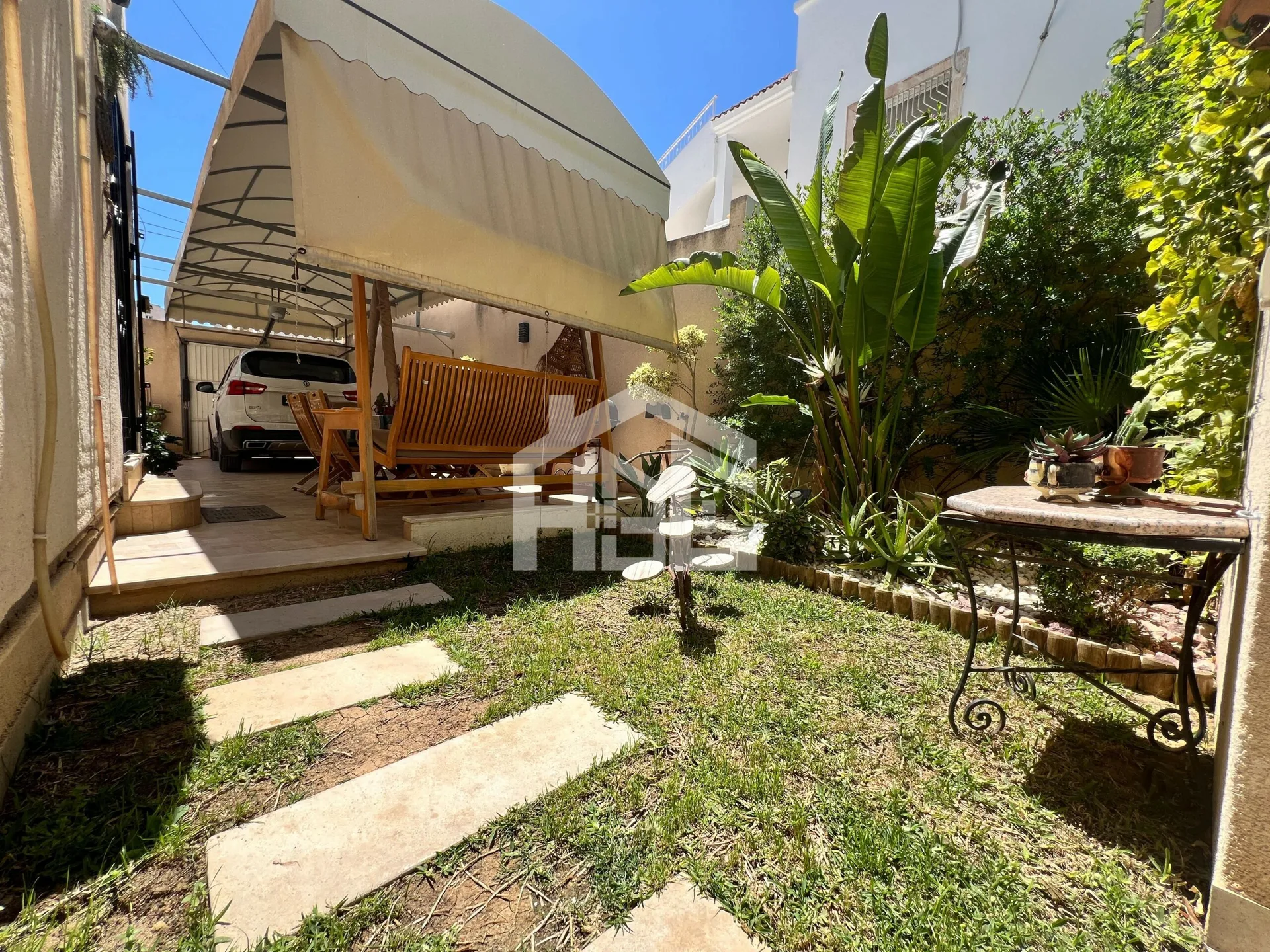Villa de 580 m² sur un terrain 439 m²