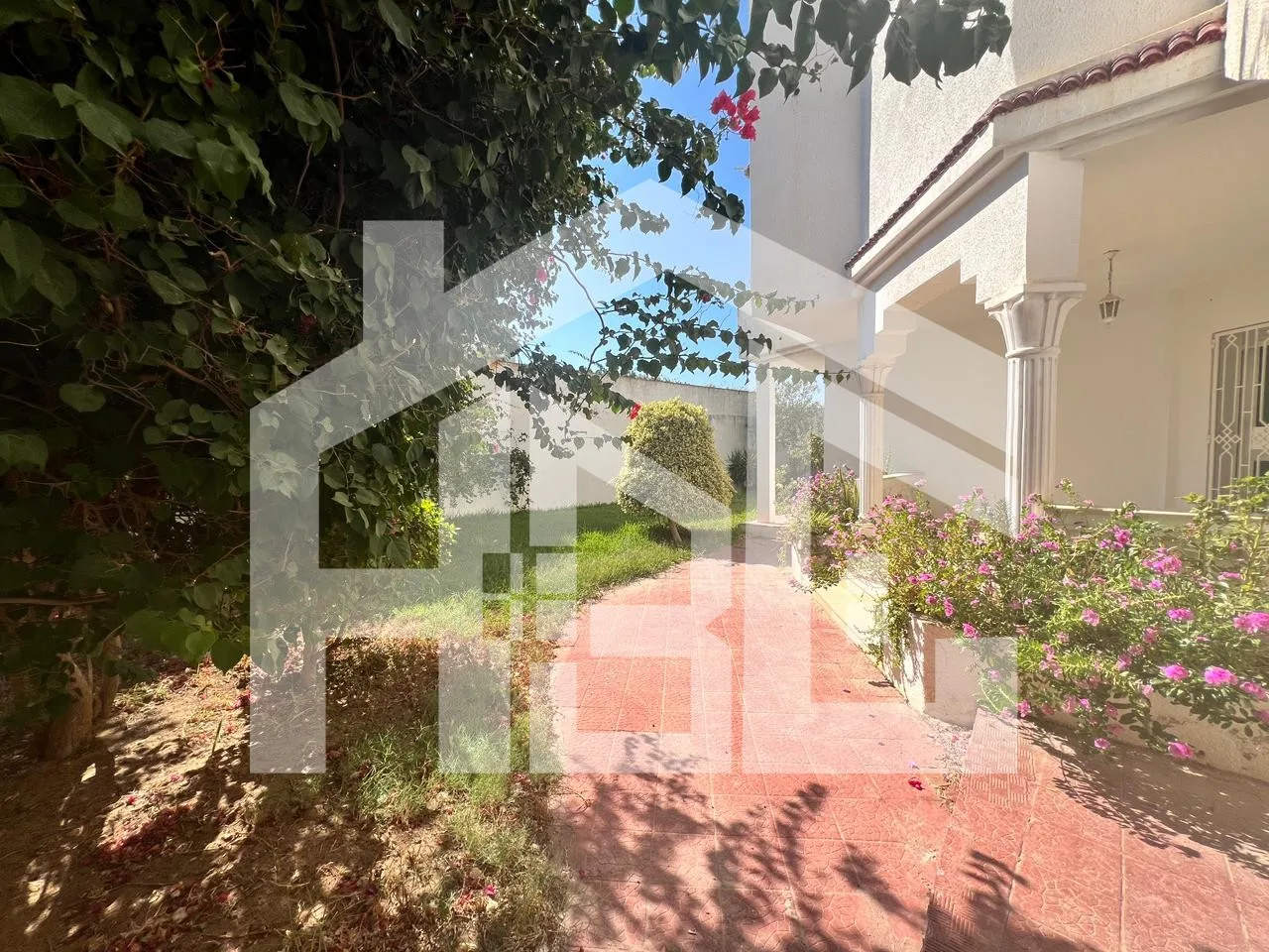 Villa de 560 m² sur un terrain de 764 m²