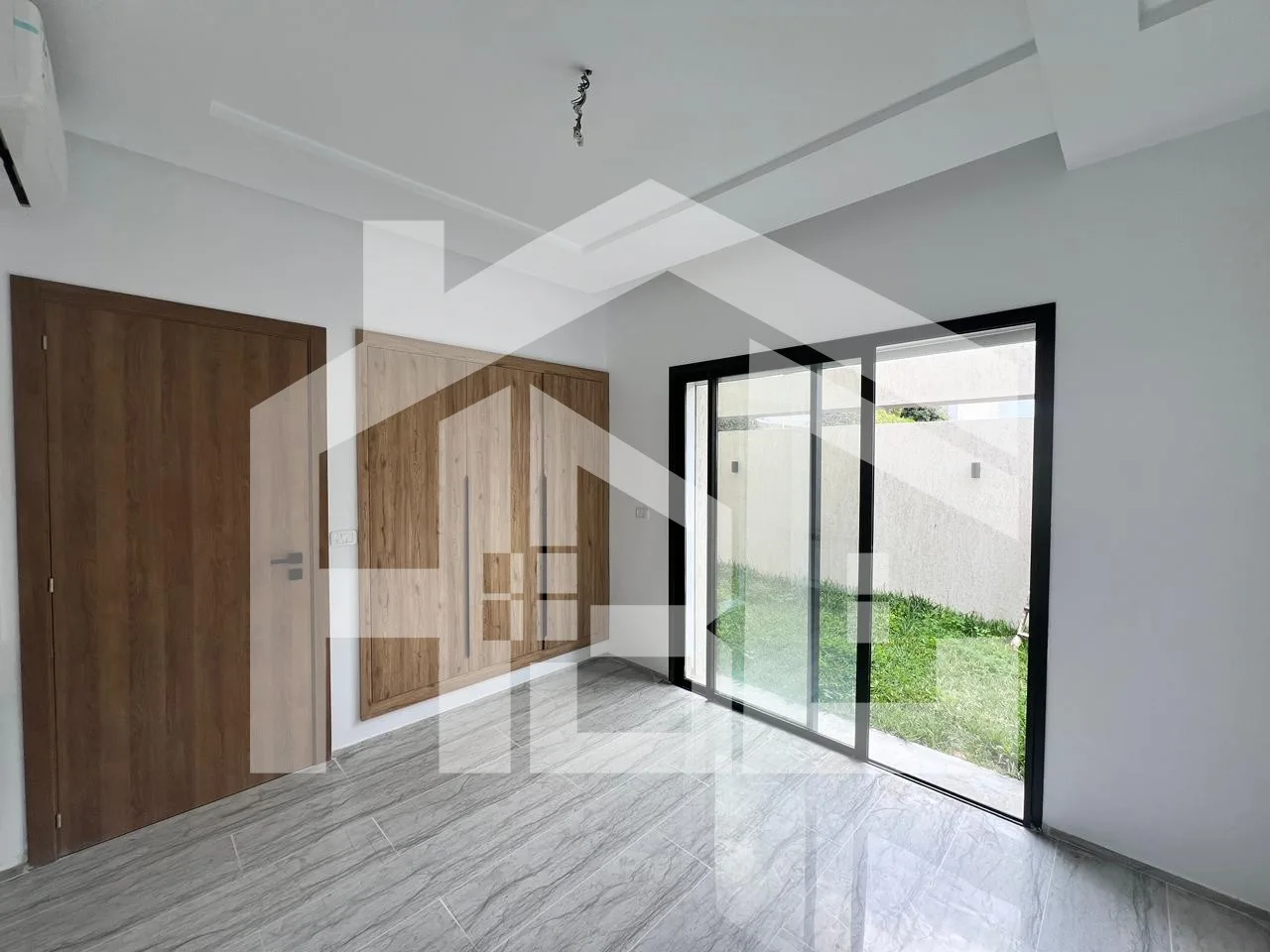 S+1 de 50 m² à Chotrana 1 avec jardin de 60 m²